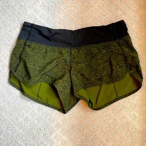 Lululemon shorts size 6